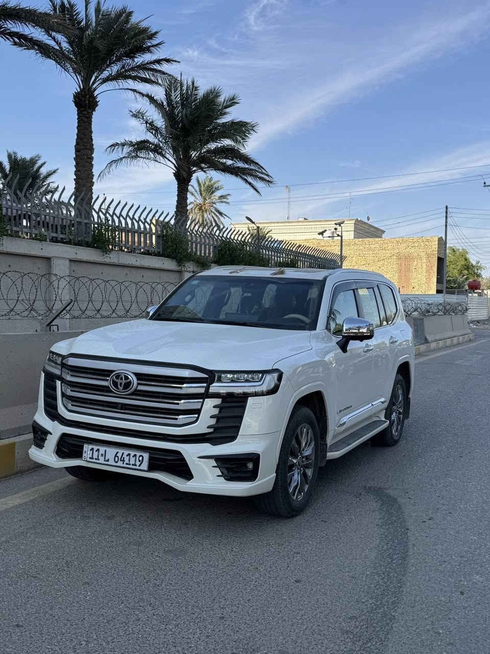 يالله
لاندكروز 
موديل 2024
فئه VX
ماشيه 9 آلاف 
زيرو 
بيبان شفط
داخل احمر 
بريم
مكفوله ماعدى ملاحظات بسيطه بلبدي 
سعر 81 الف 
مكاني ميسان حي الكفاءات
رقم ***********
