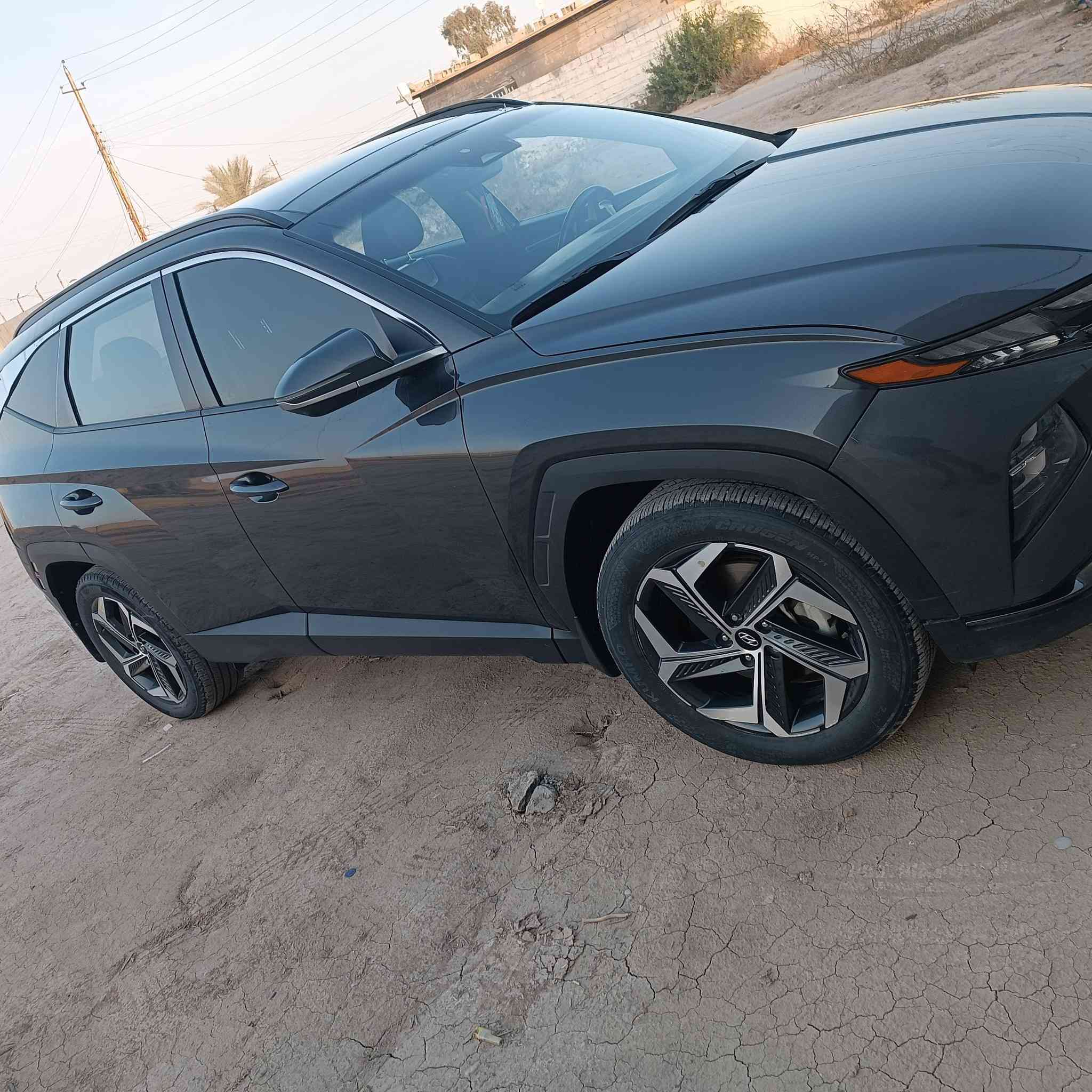 السلام عليكم توسان موديل 23لبيع فول لمتدد بدون صبغ صور حدوثها بدلت 3قطع جاملغ وبنيد   نفس الون سياره بغداد باسمي تحول ماشر السعر 19 رقم الموبايل ***********
