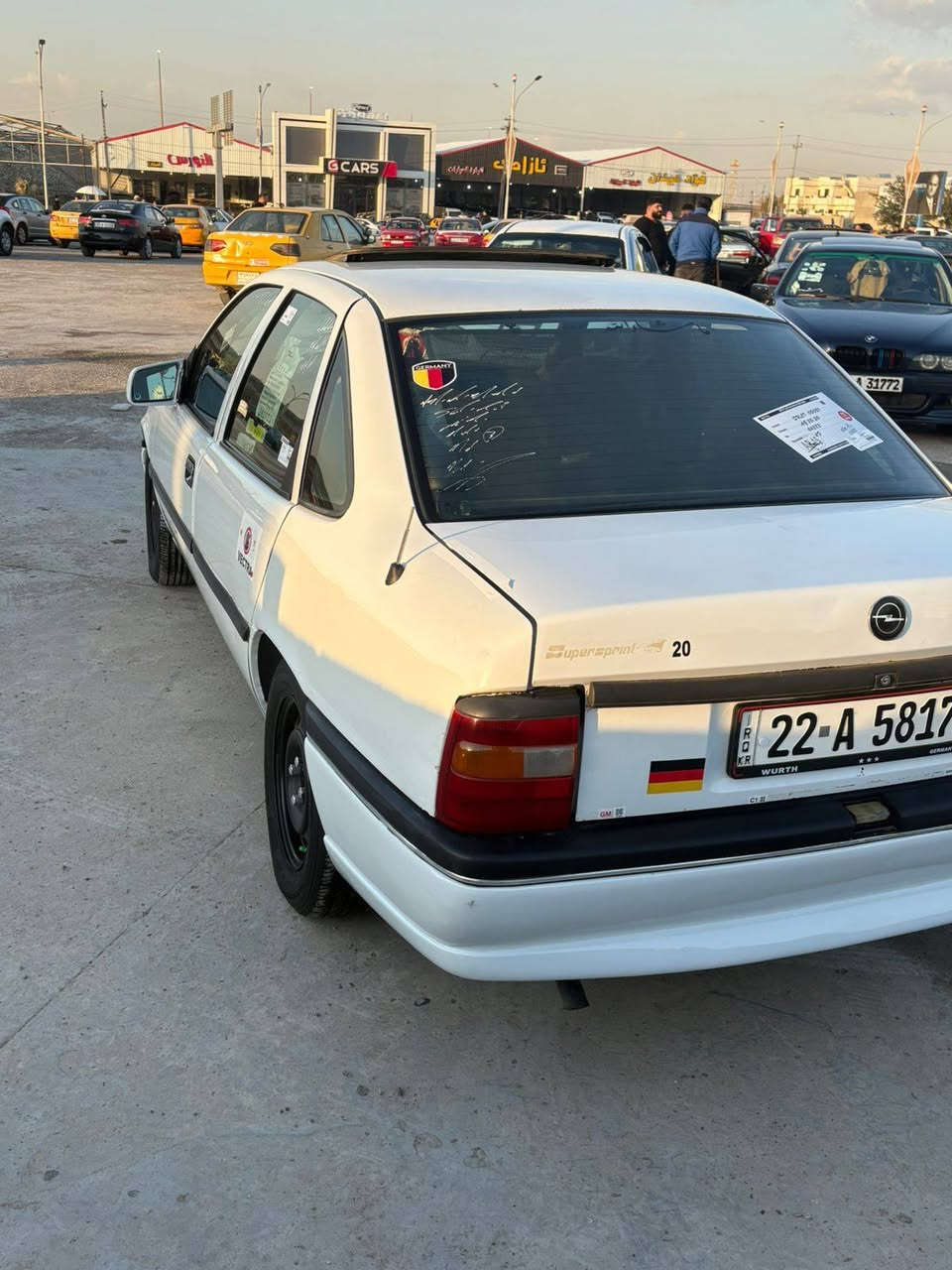 من رخصه ادمن
للبيع فكترا مويديل 1995  بدون صبغ بدون ضربه

حجم محرك 20  تبريد+تدفئه شغاله

سعر 46$ *********** واتساب غير متواجد بل فيس
