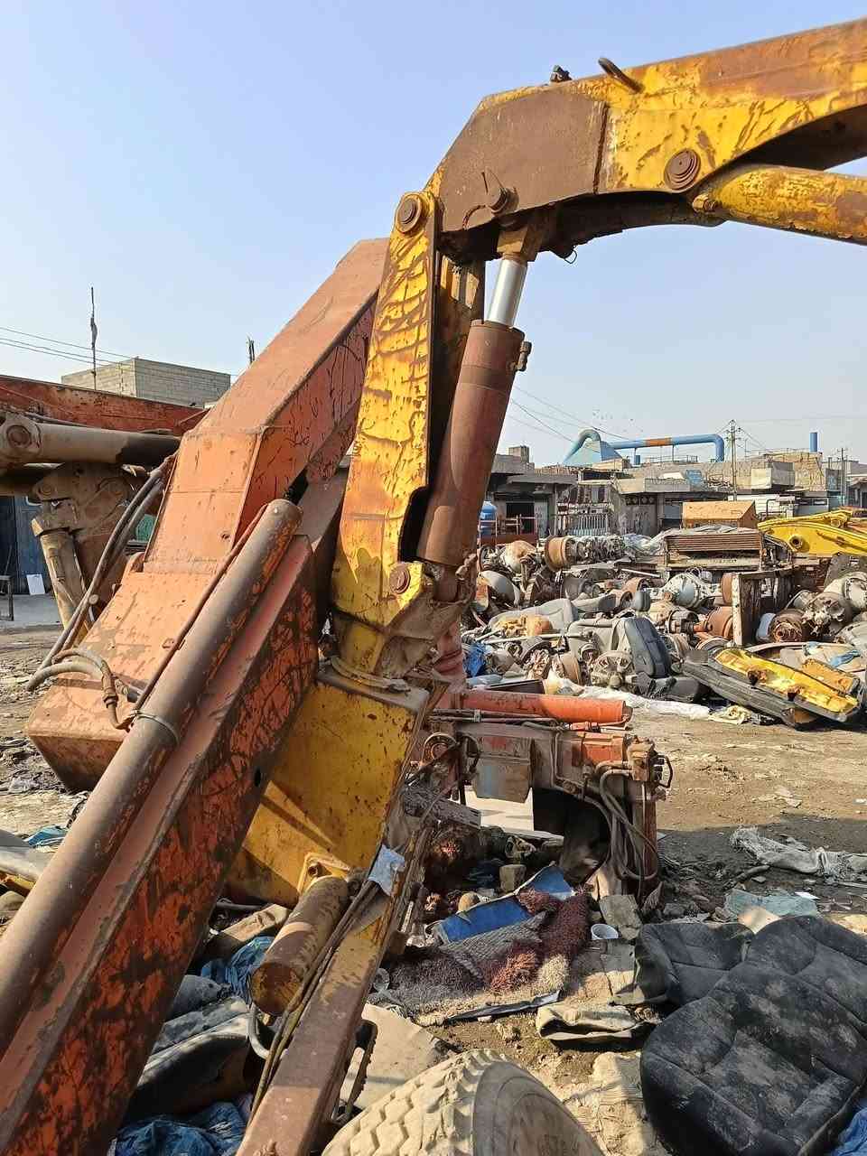 كرينات عدد 3واحد 10طن والثاني 6طن والثالث4ونص للبيع للتواصل على الرقم ***********
