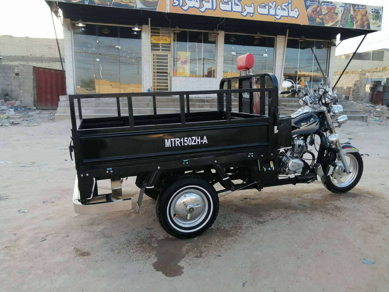 السلام عليكم سته للبيع موديل 22 اوراق صولي قبل الوقت مكان نجف دراجه هي وغراضها كامله دراجه خير من الله احلى من الصور مكان نجف مقابل قناه الغدير ***********مقفوله كفاله عامه برغم عايزه وكل حياه جبريل
