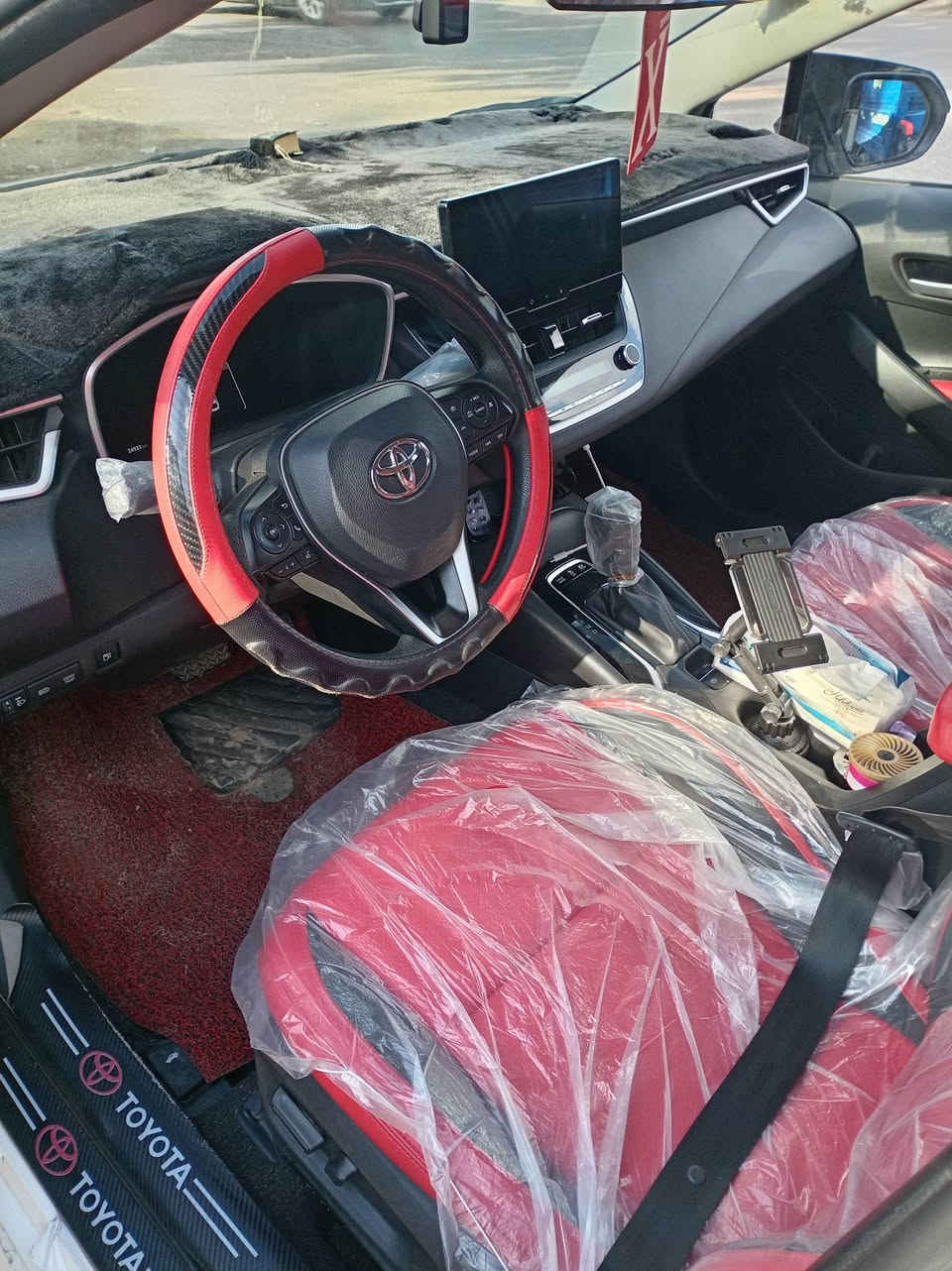 السلام عليكم للبيع كورلا هايبرد الشكل الأمريكي موديل 2025
فول مواصفات 

كشن كهربائي

داخل أحمر

رقم بغداد باسمي

ماشيه ٢١ استخدام شخصي

بيها طخه بالاهلال مال جاملغ الخلفي موضح بالصورة

راجعه بارد 

السعر ١٥٥ بيها مجال بسيط للشراي مكان بغداد صدر القناة رقم الهاتف ***********
