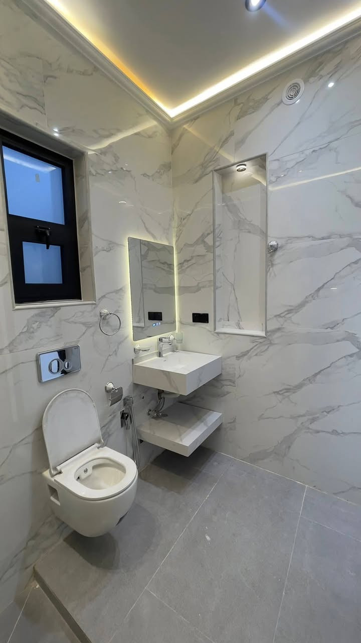 #مكتب_نيوهاوس_للعقار
للبيع توأم ١٠٠م عدد ٢ بناء ٢٠٢٥
.......
اعلان رقم ٣٧٥
.......
مشتملات ١٠٠م توأم عدد ٢ بناء ٢٠٢٥
حي الجهاد منطقة الامانة
مواصفات المشتمل الواحد
واجهة ٥ نزال ٢٠
٣ نوم
صحيات بكل طابق
ديكورات
شبابيك المنيوم
للاستفسار *********** متوفر واتس اب اتصال
مكتب نيو هاوس للعقار الكائن في
حي الجهاد الديوان مقابل الامانة قرب كوفي ركن الديوان
