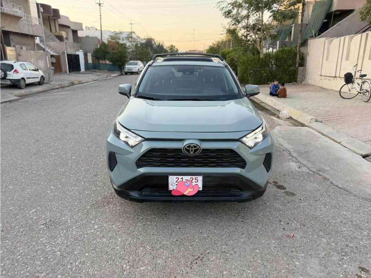 تويوتا راف فور  سمنتي فول مواصفات سياره xp  
Xle ماشيه 24000ميل  بيها جاملغ و باب وشويه من داخل باب بي بعد مابي شي بجم كبس بشرط كلشي ايرباك ستيرن طاك مرجع بيلادي 
ودوسات بيلادي  بي سياره قليل راف فور يجي بيها درسات كشن جلد تحكم رادارت تبريد مركزي  فول سياره 
2T3W1RFV0PW299168
*********** كركوك, العراق
