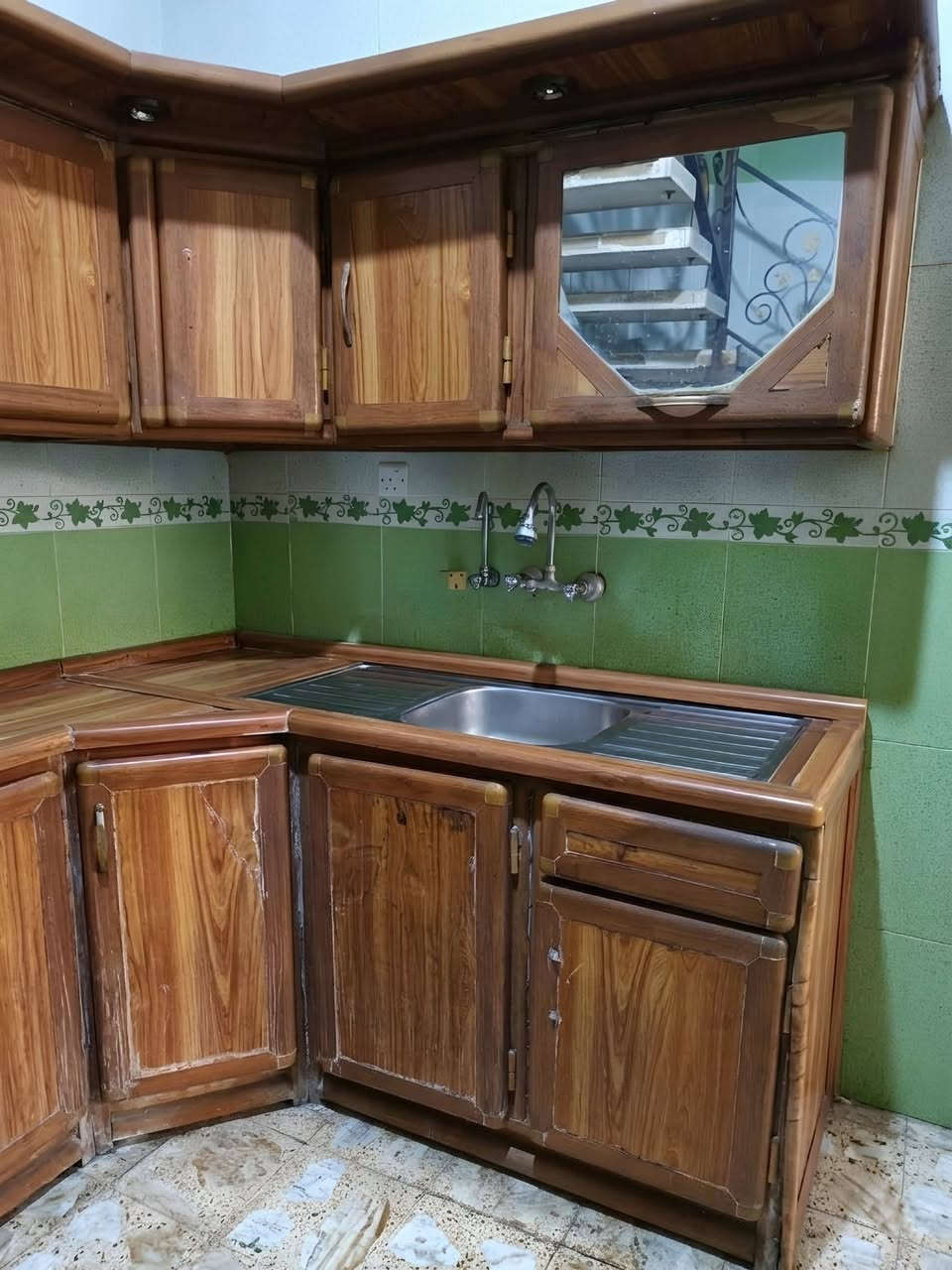 للجادين
الكاونتر نفس ما معروض ب400 وبي مجال
ثلاجة ابيعها كشر تشتغل تبريدها قليل ب40 وبيها مجال

للتواصل على الواتساب او الاتصال على الرقم ***********
