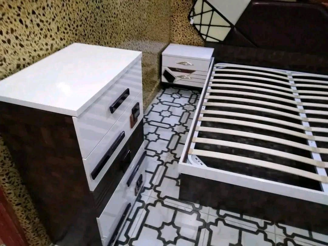 غرفة نوم للبيع بيع مستعجل فاكهة وشادهه مرة وحدة
ماخذهه بمليون 500
رايدهه ب 450 تركي ثقيل


**إذا كنت صاحب هذا الإعلان وتريد حذفه لأي سبب، رجاءا أرسل رسالة إلى الدعم الفني**