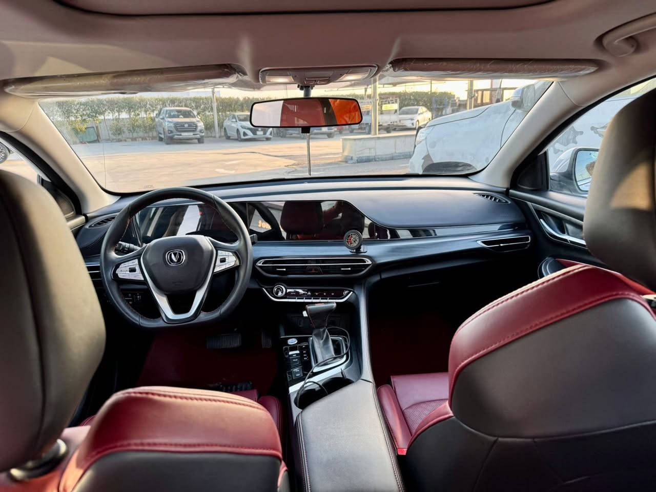 ايدو بلاس موديل 2023 مكينه 1400 تيربو فول مواصفات تشتغل بانزين عادي ماشيه 52 الف مكفوله من الصبغ عدا طخات بالجملغ الامامي وطخه بين الباب الخلفي وبين الجاملغ سكن سياره كلش نظيفه تخم تاير جديد السعر 18 مليون وبيهه مجال بسيط مكان السياره الدوره حي دجله ***********
