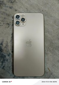 ايفون 11برو ماكس للبيع جهاز كفاله شاحنه وكارتونه ويا الذاكره 256 البطا...