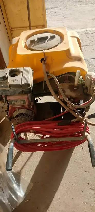 #للبيع 
هولدر مرشة مبيد ياباني الاصلي 
حمولة ١٠٠ لتر  حوض  فايبر گلاص 
صونده طول ٣٠ متر 
السعر ١٧٥. وبي مجال 
حصيبه الشرقيه 
***********
