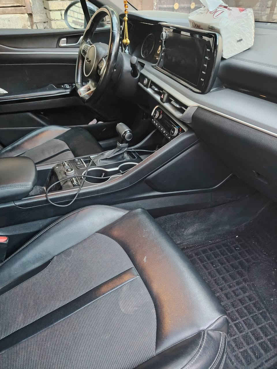 السلام عليكم k5 للبيع وارد امريكي حره بغداد بسمي تحويل  فول عده الفتحه  جيتي معرفه مواصفات جيتي  صورة الحادث بلمنشور   حادث جاملق وربع البنيد محرك 1600 تيربو 45 الف ميل ماشيه عنوان بغداد حي النصر سعر 165 وبيه مجال  رقم ***********
