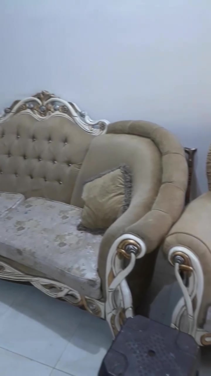 السلام عليكم 
تخم قنفات ملكي مستعمل ونظيف للبيع عشر مقاعد مع كو شات للبيع السعر ٥٥٠ ألف


**إذا كنت صاحب هذا الإعلان وتريد حذفه لأي سبب، رجاءا أرسل رسالة إلى الدعم الفني**