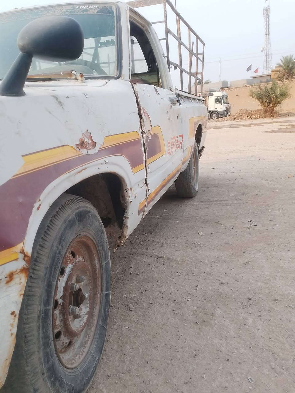 للبيع بيكم موديل 82 كير اكسل محرك الشاصي بي خياس شويه
صاحبها الشرعي متوفي 
السعر 12 وبيها مجال 
مكان السياره ديالى 
متواجد فيس واتساب واتصال
***********
