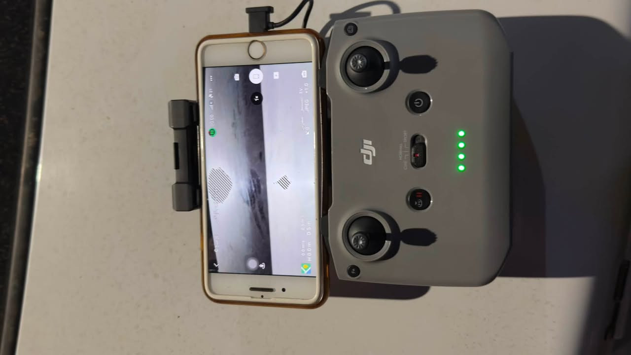 السلام عليكم 
 طائره درون DJI Mini 2 SE الطائرة بحالة الشركة (نظافة 99%) 
مستخدمة كلش قليل 
ومكفولة من أي شخط أو عطل تقني
 ثبات عالى ضد الرياح
ومدى إرسال طويل جداً 6 كيلو متر
الريموت كنترول الأصلي
بطاريات عدد 6 
مده الطيران 30 دقيقة
 نظام تحديد الموقع الرجوع التلقائي من مكان الاقلاع 
كافة الملحقات (ريش إضافية ، براغي ، وكيبلات كل انواع الاجهزة )

للاتصال والاستفسار 
‏‭***********

مكاني واسط
