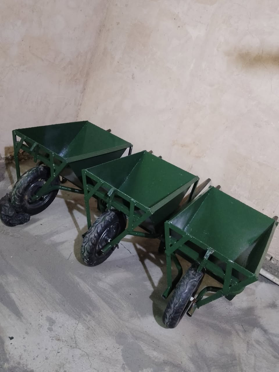 محل كرار عوض لبيع الونجات و العربات التسكام 
العنوان: حله / باب المشهد/مقابل علي برغي 
***********
