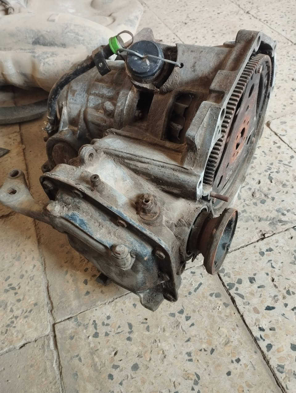 من رخصة مدير الكروب...للبيع. كير اوتوماتيك ميكانيك مال كولف عظم شغال بي خلل بسيط دشلي مسحوك يتبدل للاستفسار ***********
