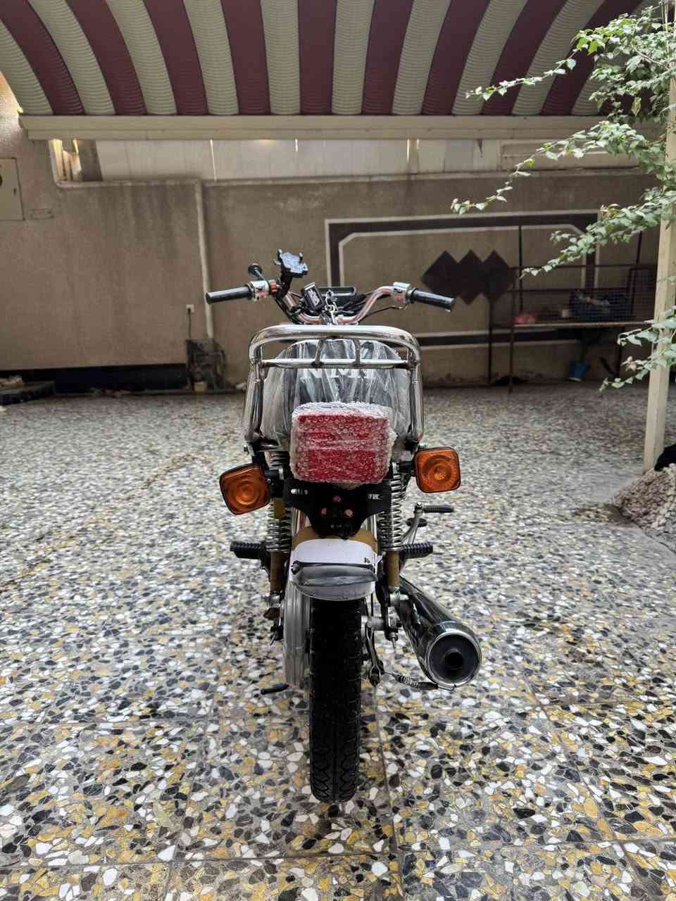 دراجه اربعه كير للبيع 2021 كهربائيات كله شغاله لايت اشاير زوج تايرات جدد  كشن اصلي جديد اوراق اصولي الدراجه نضافه احلا من الصور محرك مامفتوح برغي بيه ترايك لسعوديه العنوان كربلاء قرب مستشفئ الكفيل 
ملاحضه:لون الدراجه في الاوراق اصفر تغير لون لجماليه 
لمعرفه السعر خاص 
هـ:***********
