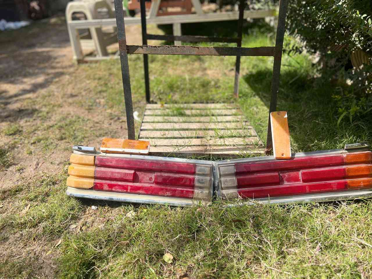 اسلام عليكم 
لبيع گج انتيكة 
و وماصدو وبك لايت مارسدس 
وبك لايت مال سوبر 82 
وبنيد سوبر 82 
السعر خاص 
الرقم ☎️ 
{***********}
