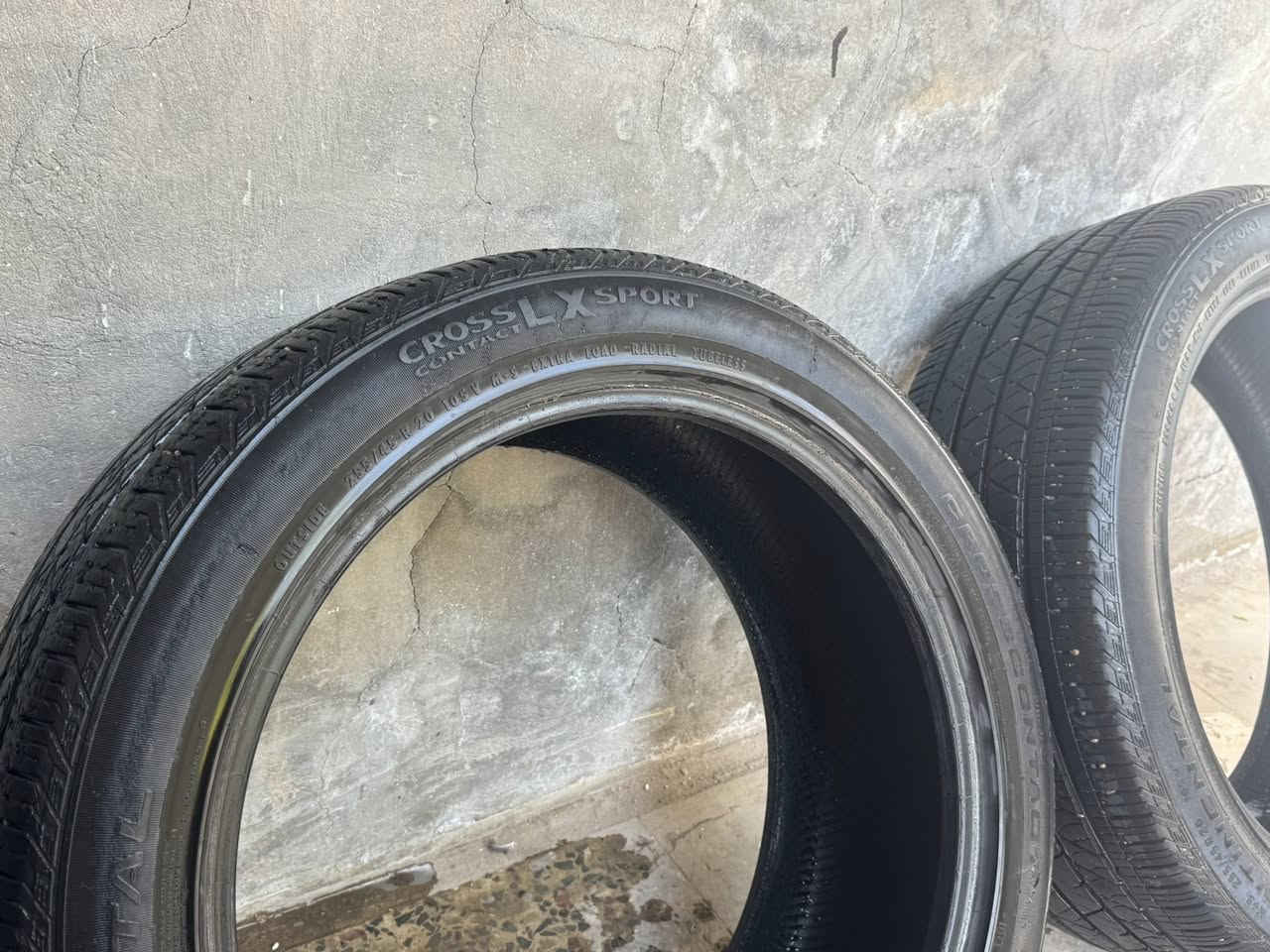 255/45/20 مستعمل نضيف تخم تاير
سعر 100 الف رقم واتساب ***********
