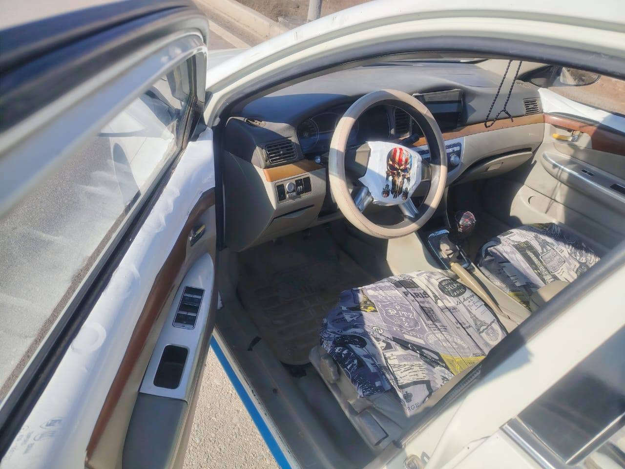 سلام عليكم ورحمة الله وبركاته
سياره نيفان /موديل 2013 
سياره خير من الله مال جناي 
تبريد + تدفئا 
تخم تاير جديد /هزه جديده 
كير +مكينه مكفوله
سياره ب اسمي تحويل مباشر 
 مكانهه ديالى الخالص 
سعر 50 وبيهه مجال حك جيه 
تصال  ***********
***********
