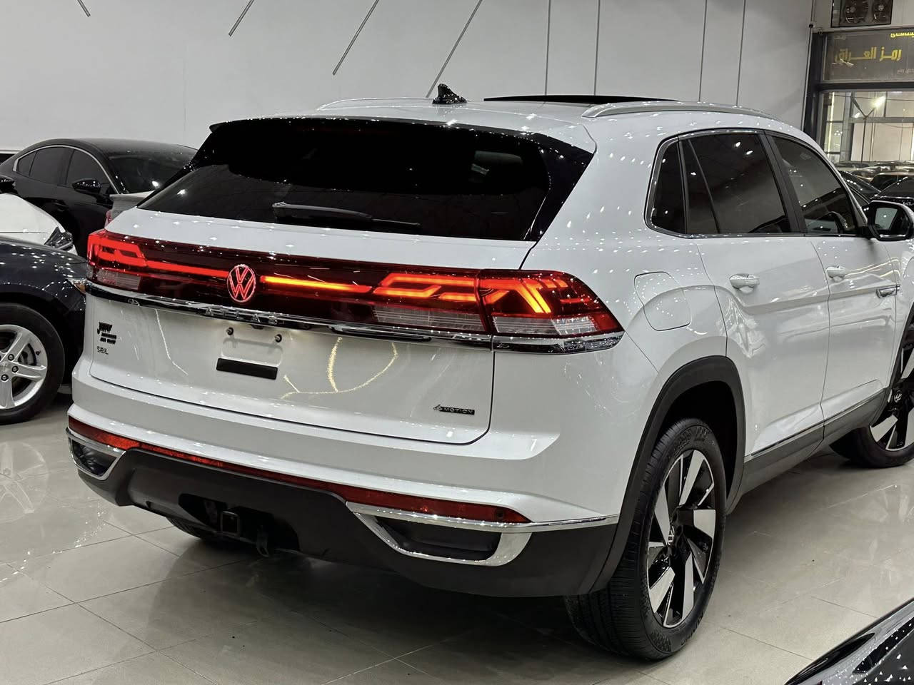 فولكس واكن آطلس كروس  
مــودیل 2024 شکل جدید 
Volkswagen atlas cross sport SEL premium
مواصفات ، كشن تبرید و تدفئة ، صندوق شفت ، قطعتین تبرید ، داتاشو  داخل ابيض، بانوراما، سماعات هرمان كاردون،دبل اكسل، رادارات امامي خلفي  و٣٦٠ درجة،دشبول ليد  بيلادي، ابواب خلفي بردات
ماشي 14 الف
محرك آربعة سلندر تیربو 
بدون صبغ 
سعر 330 $  
عنوان السياره اربيل 
***********
***********
