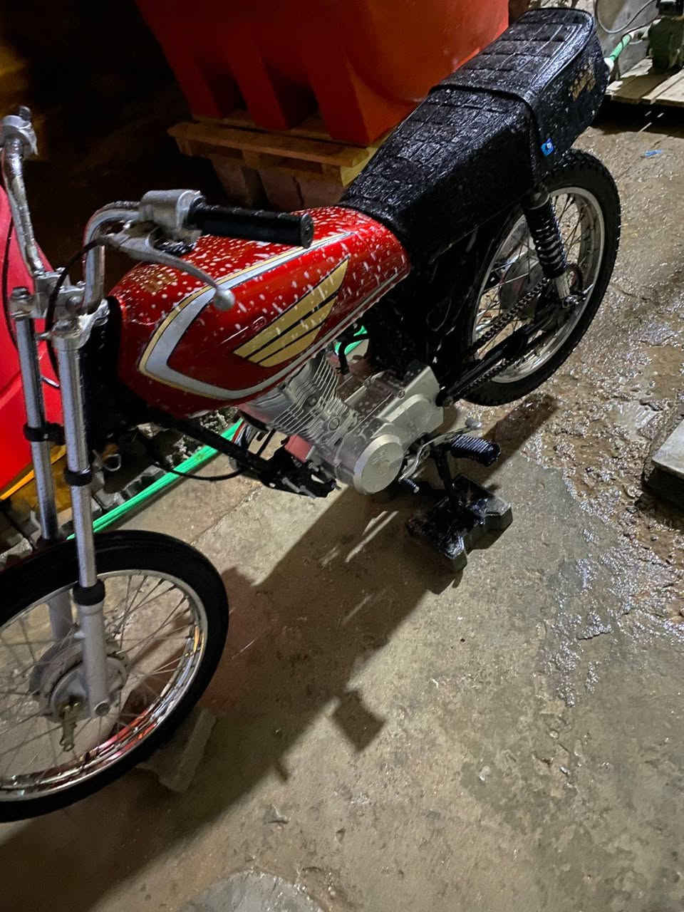 دراجه ايراني نل بيع نامه امس عمرتها شاصيها جديد محرك جديد المنطقة البصره مناوي لجم رقم هاتف ***********
السعر 750 بيها مجال
