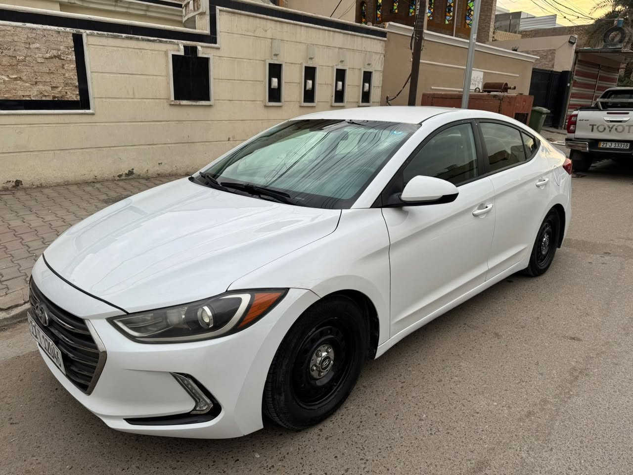 النترا 2017
اللون ابيض صدفي 
لبيل واحد 
محرك 2000 
كير At 
وارد أمريكي 
سونار مجود 
مكاني بغداد جسر ديالى 
السعر 125 
هاتف ***********
