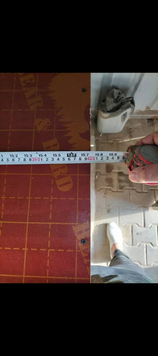 ميز خشب ٣ امتار العدد ٣ السعر الواحد  ٦٥  الف قفل وقوالب الواحد ع  قياس ٢٠و١٨  بغداد البلديات  ***********
