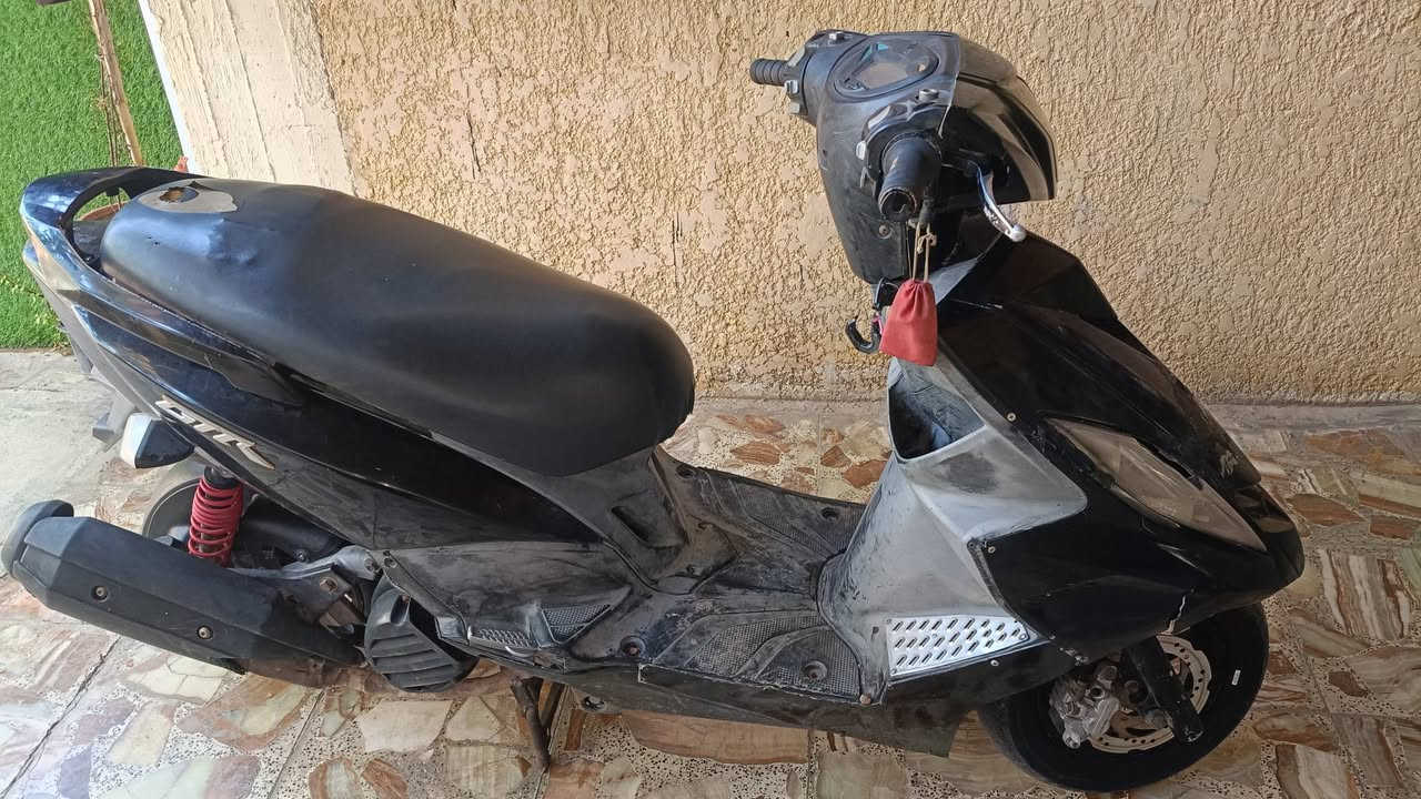 السلام عليكم عندي جيتي ار 9 نوزل للبيع نضيفه بس بيها صوت من وره السنجيل المكان بغداد الحسينيه السعر 450 وبيها مجال رقم***********
