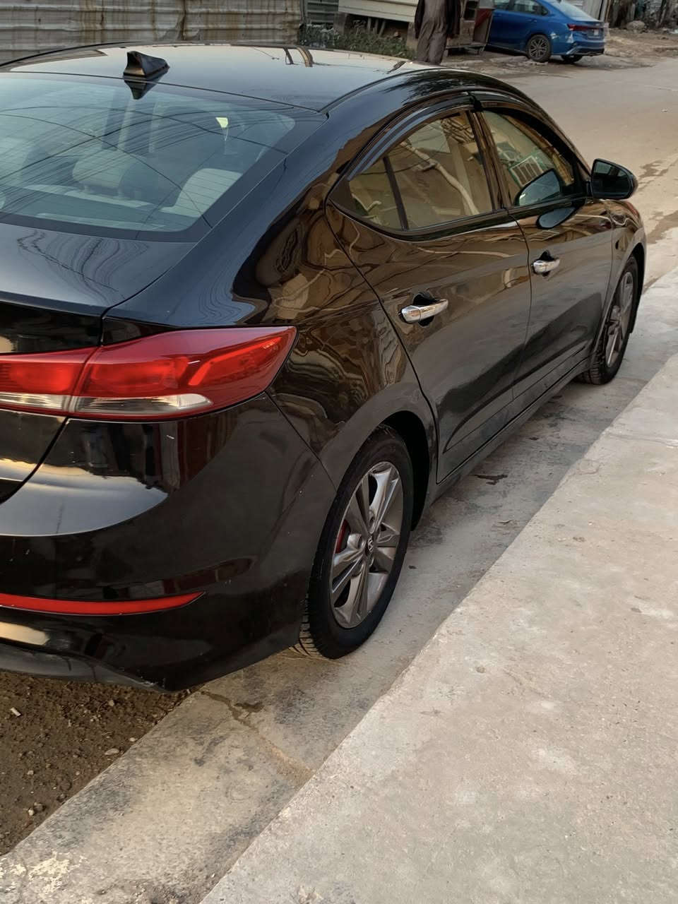 السلام عليكم بيع سياره الالنترا
موديل 2018 وارد امريكي
ماشيه 82000
 ضربه بجاملغ الامامي 
مصبوغ بس بنيد ودعاميات 
ضربه خفيفه بس بنيد صبغ 
رقم اربيل تحويل او وكاله 
السعر 110 وبيه مجال 
العنوان الشعب فلكه صباح خياط 
ارجو اتصال هذا الرقم 
***********
