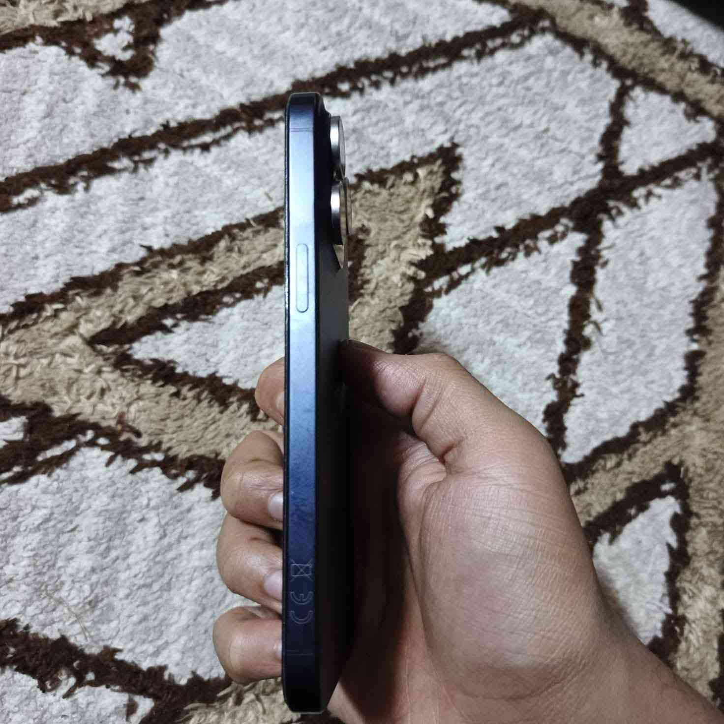 السلام عليكم ايفون 15 للبيع السعر 850,000 وبي مجال  بطاريه 95% ***********
