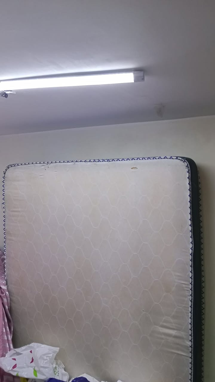 اثاث مستعمل للبيع
تخم قنفات ١٠ نفرات بحالة جيدة

ميز طعام قابل للتكبير مع 3 كراسي 

طبلات نوعين مثل ماموضح بالصورة

دوشك نفرين بحالة جيدة طبي
المكان الشعب السريدات


**إذا كنت صاحب هذا الإعلان وتريد حذفه لأي سبب، رجاءا أرسل رسالة إلى الدعم الفني**