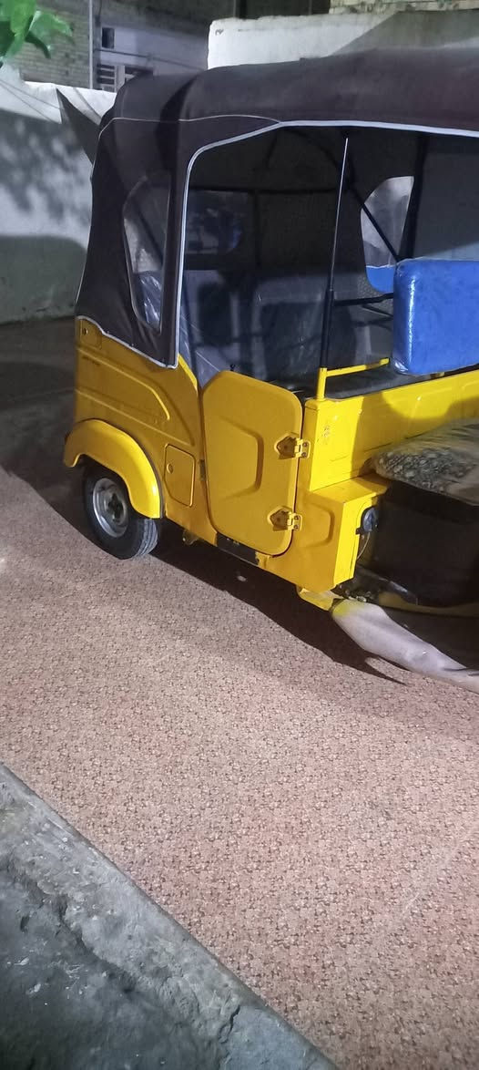 تكتك للبيع موديل21 المحرك مفتوح مره وحده الكشره حلوه رقم وسنويه السعر 7و500وبيهه مجال ***********
