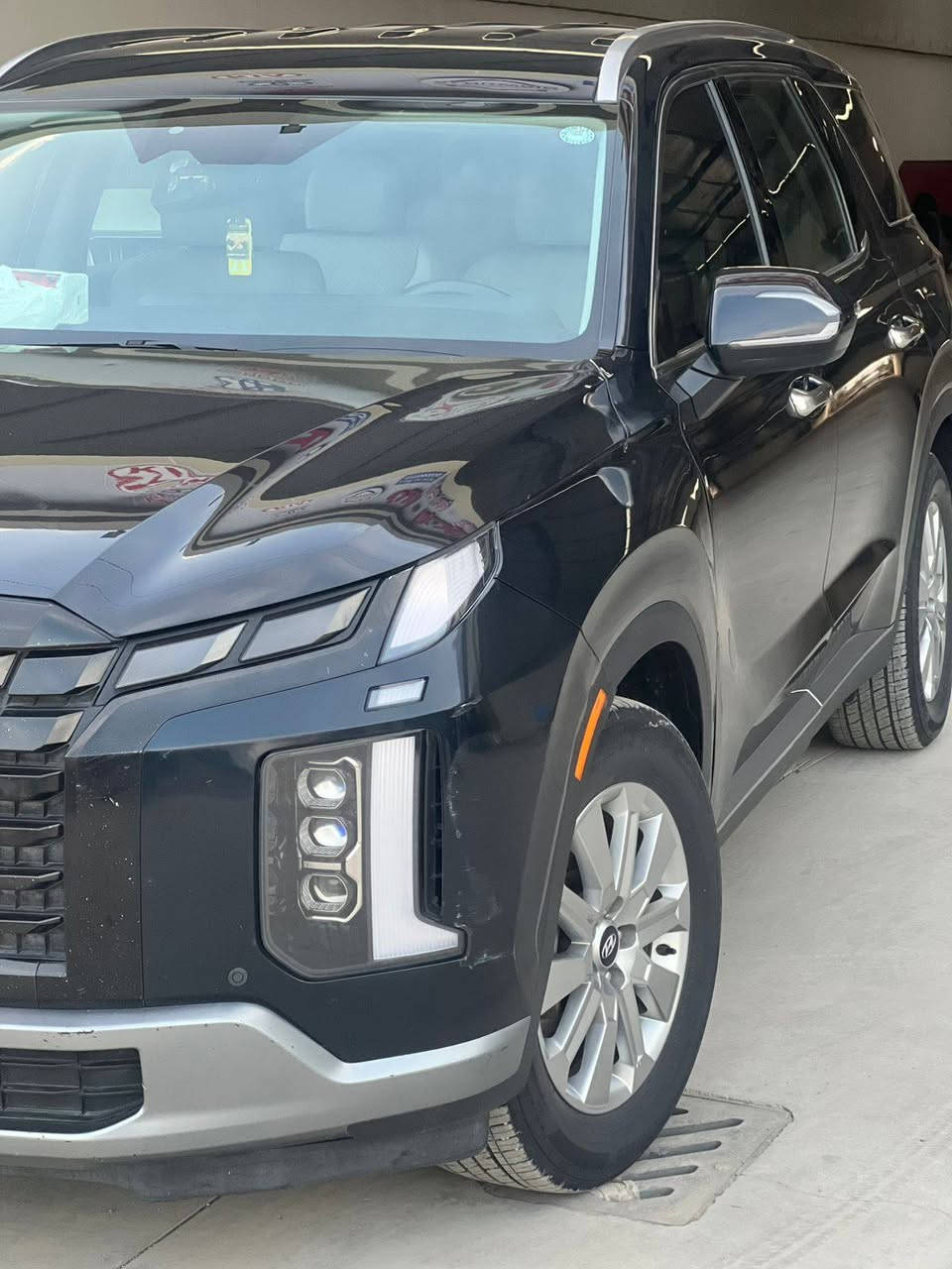 السلام عليكم سياره بلسايد موديل2023
سياره بيه بس بارد بنيد شبر جملغ امامي ايمن

سياره جديده او بس هذني بيه ماشيه 25mi

موصفات سياره 

بصمت أبواب نضام ترحيب 
عدسه زنون 
جنطه كهرباء شفط 
ردار امامي خلفي 
 حساسات امامي خلفي 
 كشنات كهرباء 
  كشنات منفصل 
 شاشه كبيره
محركه 6 سلندر 

مكانه سياره ديالى جديده الشط 

بيع ومراوس سعره ٢٧٠ 

***********
