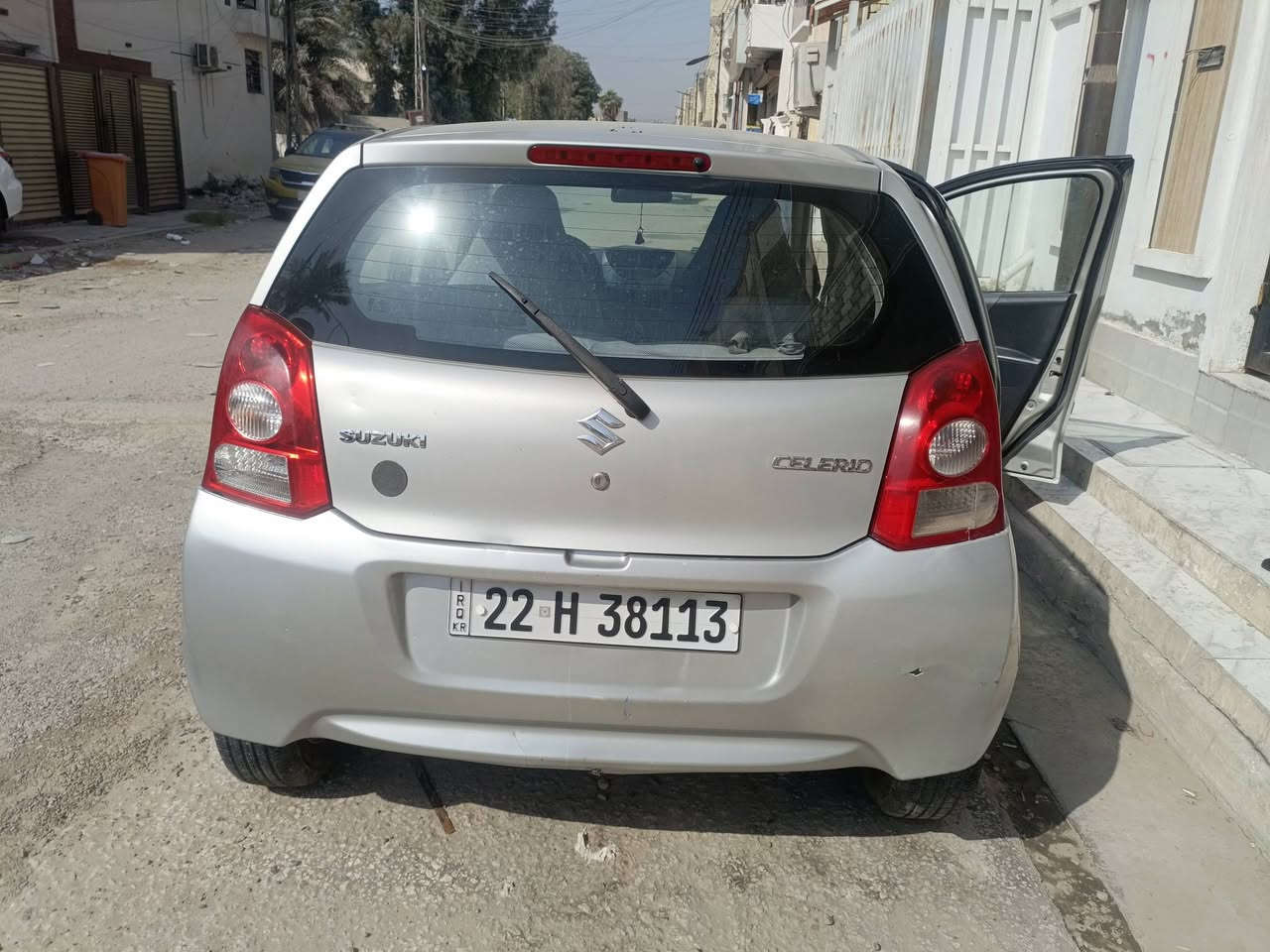للبيع سيارة سوزوكي سلريو موديل 2014 
السيارة ماشية 150 الف 
مكفول كير ومحرك
محرك 1300
رقم اربيل الدولي 
تريد وكالة تريد تحويل عندي وكالة 
تحتاج صدر تبديل وبعض الملاحظات 
السيارة بدون زنجار ولاخياس 
السعر 50 ورقة 
المكان بغداد الدورة 
0784 670 2898
