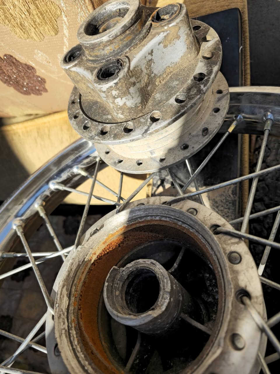 غراض للبيع كلمن وسعره ويل نامه بلادي بس مفطور مكان بونبرن اطيك ويه بطيخه اتبدله انت  و طبله بريك خلفي هيه و بانز جديده و كور ستوته ١٥٠.  تانكي نامه  ويل كب خلفي 

مكاني خانقين شراي اتصل رقمي ***********
