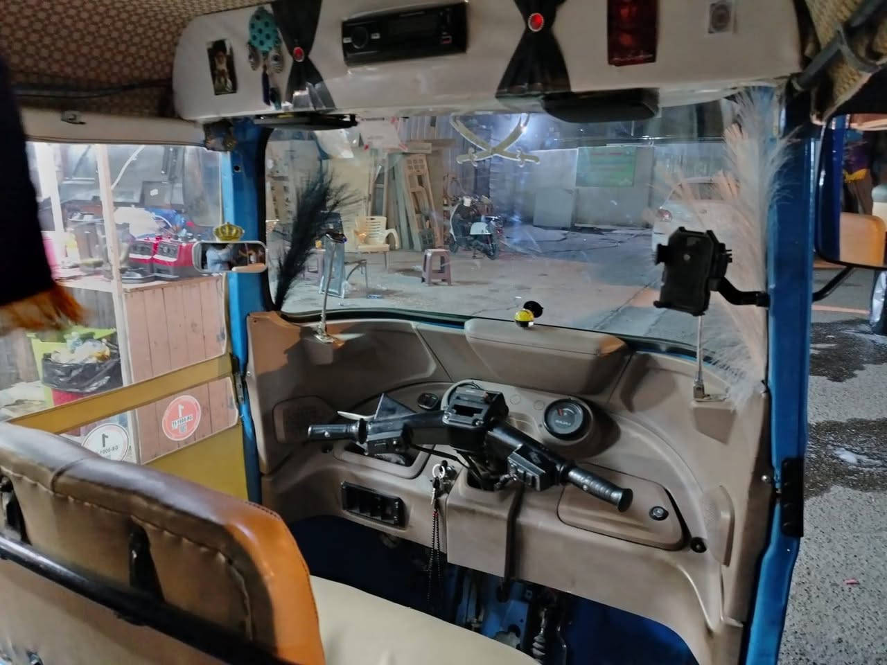 السلام عليكم 21 محسوبه ع 22 مصبوغه عام رقم بابل باسمي ب 8 وبيها مجال *********** مكاني بياع تقاطع درويش
