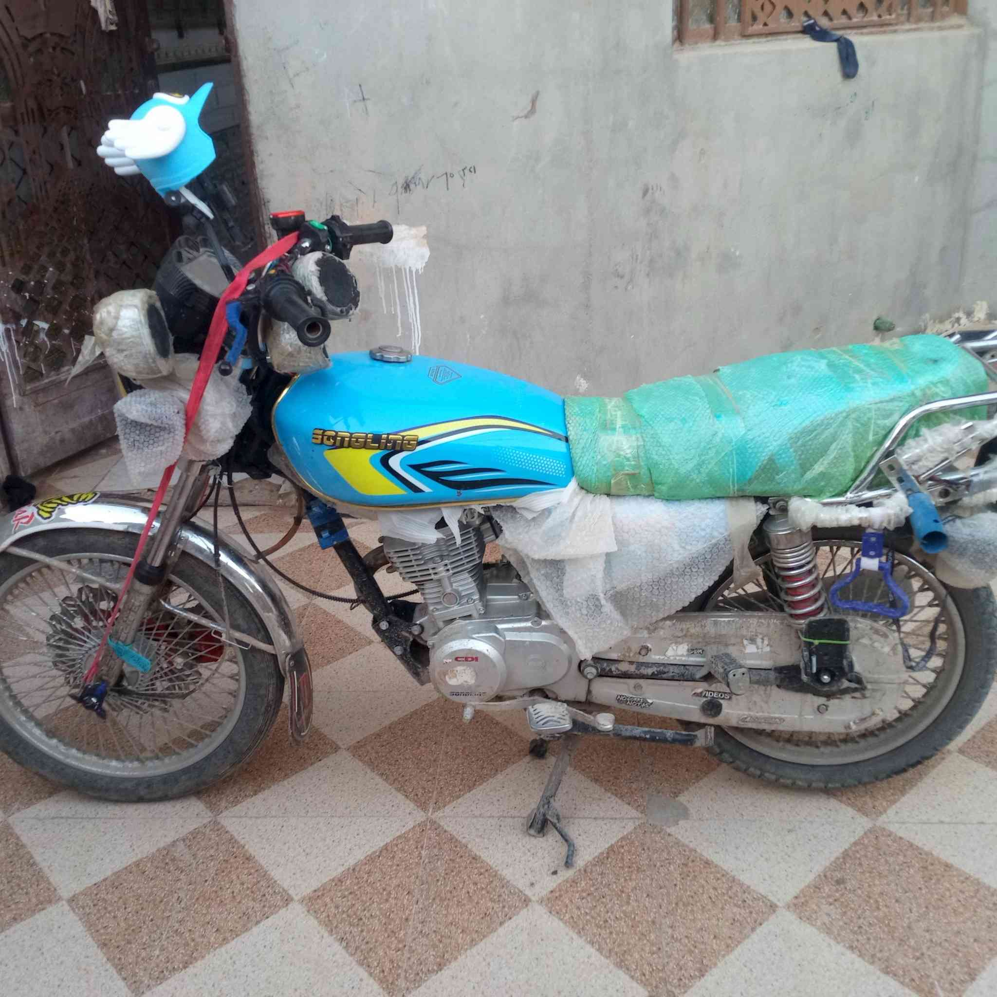 السلام عليكم ورحمة الله
تايكر موديل 25 مكفوله كفاله عامه السعر775
 بيهه مجال حك جيه بكانهه بعقوبه مقابيل صناعه ثالثه 
***********
