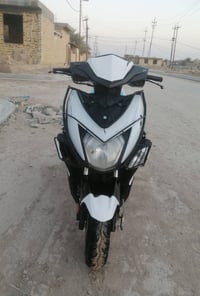 دراجة ZR 2019 للبيع فقط بدون مراوس  الدراجه كامله نظيفه  السعر 750 وبي...