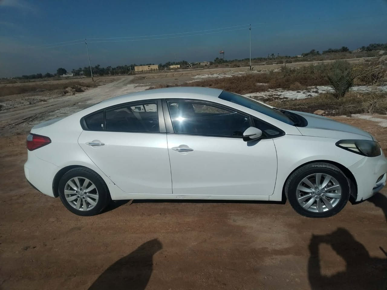 السلام عليكم سيرتو مديل ١٦ ماشيه ١٥٠ محرك ١٦٠٠ موصفات نص رقم بغداد نكليزي مكينه وكير وحداديه وتخم تاير وباقي التفاصيل بسونار مكان السياره بسماوه انه مكلف بلنشر ***********
