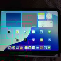 ايباد 11(A16) الذاكره（128GB) مستعمل شهرين البطاريه 98 نضيف مابي اي شخط...