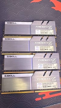G.SKILL Trident Z RGB - 32GB) 4x8GB DDR4-4000 CL18) - للبيع سعر 200 07...