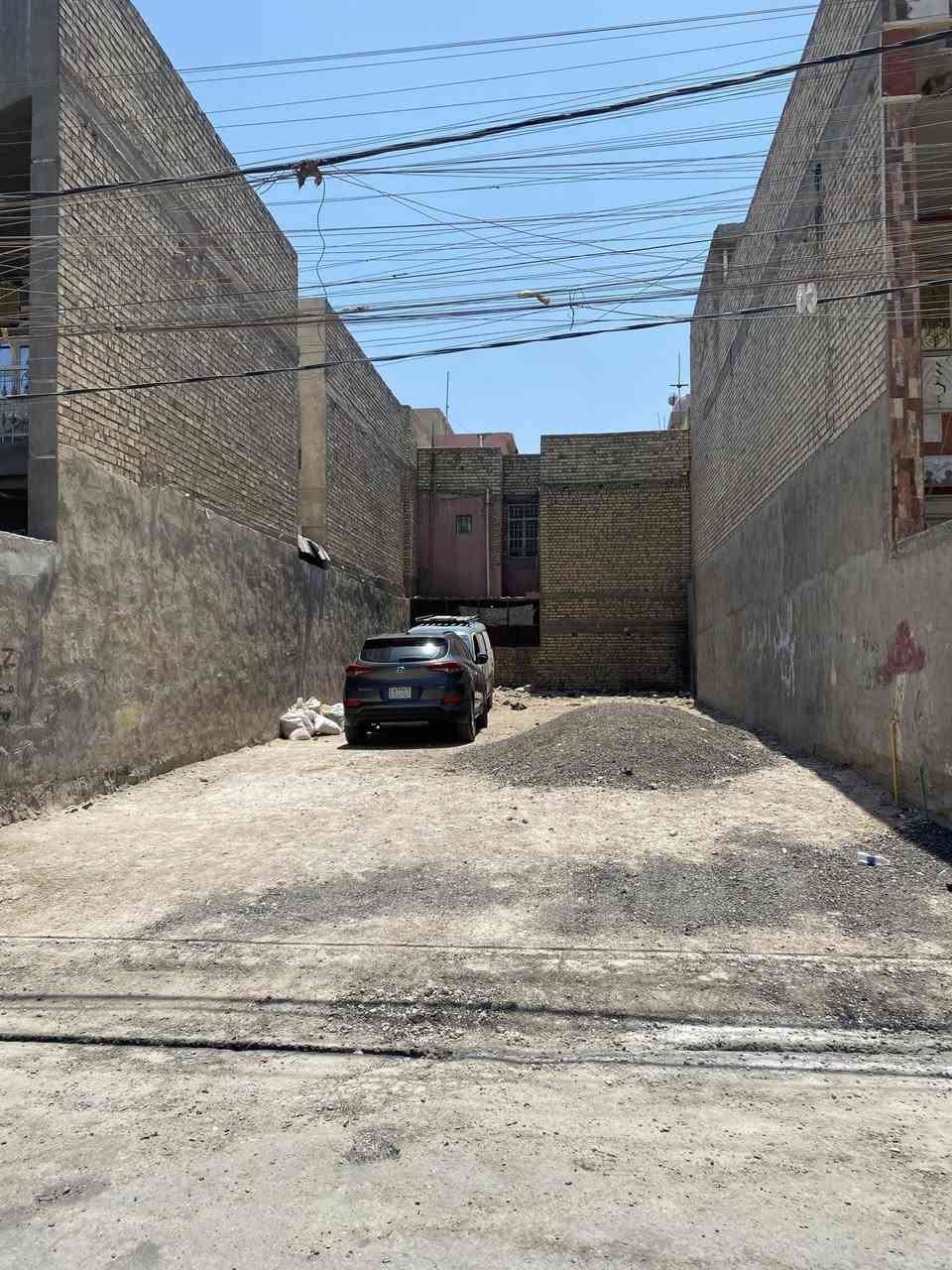 السلام عليكم دار للبيع طابو صرف مع قطعة ارض ١٥٠ في بغداد منطقة أم الكبر والغزلان الأولى قرب أفران الزهراء  مساحه الدار ١٥٠ واجهة سبعه ونص والنزال عشرين للأستفسار عن السعر الأتصال على الرقم ***********
