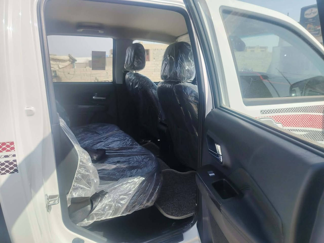 كريت ويل 25
كفاله عامه ماشيه ١٢٠٠ زيرو 
مكان السياره واسط السعر ١٥٢ بيه مجال للشراي
***********
