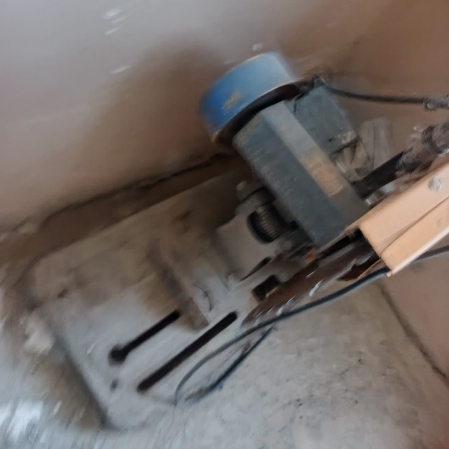 اسلام عليكم مكلف بنشر
كتر انجيكو ابو القوايش للعمال الثقيله 
مستعمل شهر فقط 
السعر300 وبي مجال 
اتصال فقط ***********
