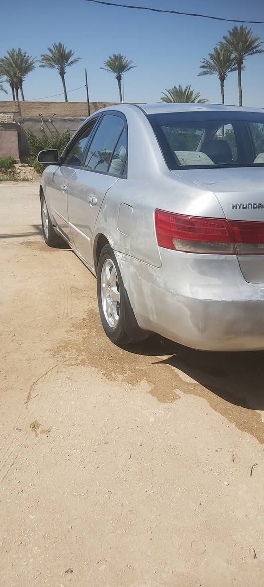 السلام عليكم سياره سوناتا موديل 2006 رقم نجف الماني محرك 2400 جديد گير عادي تبريد حداديه جاهزه المكان النجف الاتصال ***********
