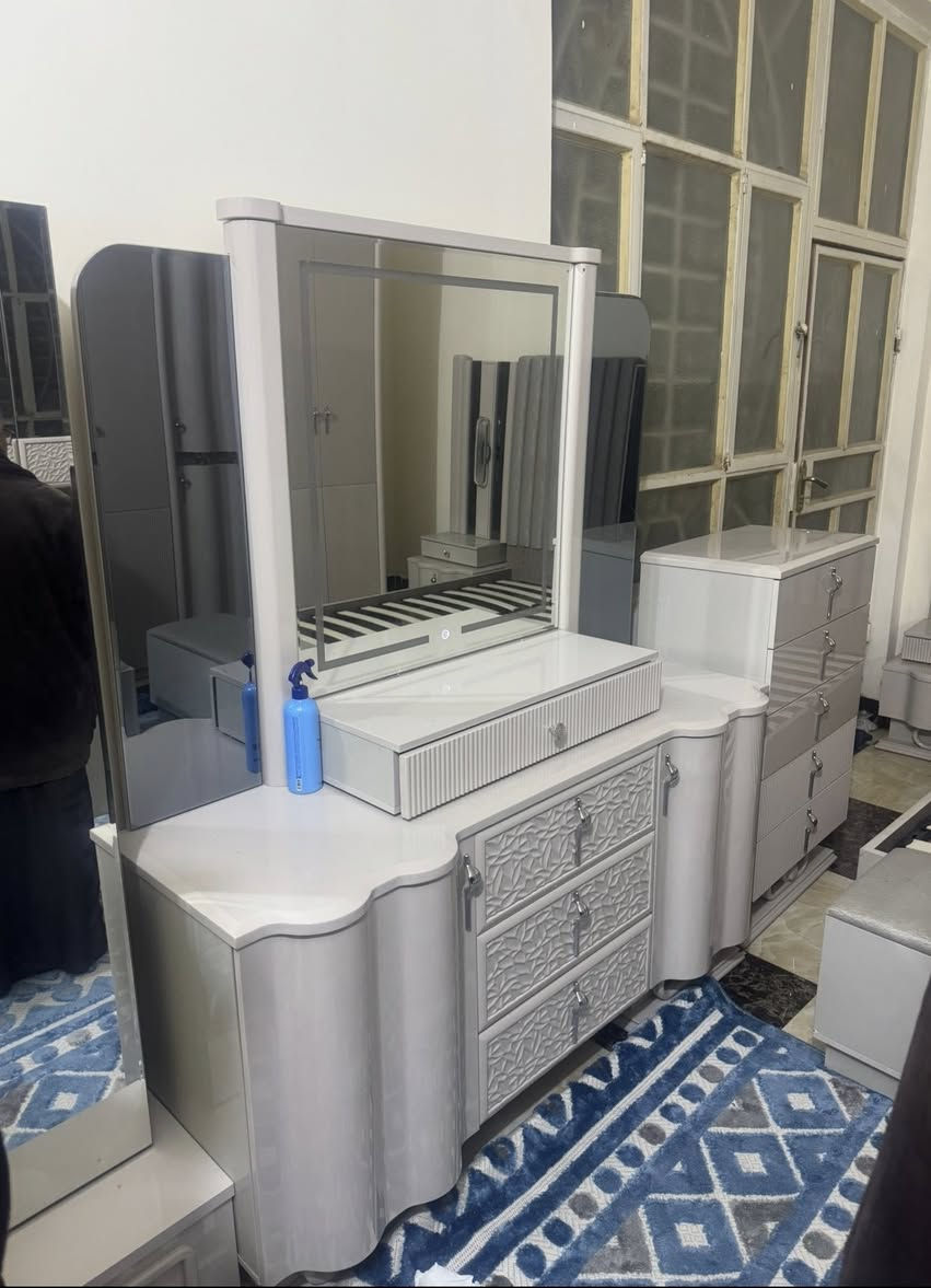 السلام عليكم
غرفه تركي راقيه درجه أولى  صارلها 4 اشهر الغرفه شراي خاص مكاني بالديوانية ***********￼
