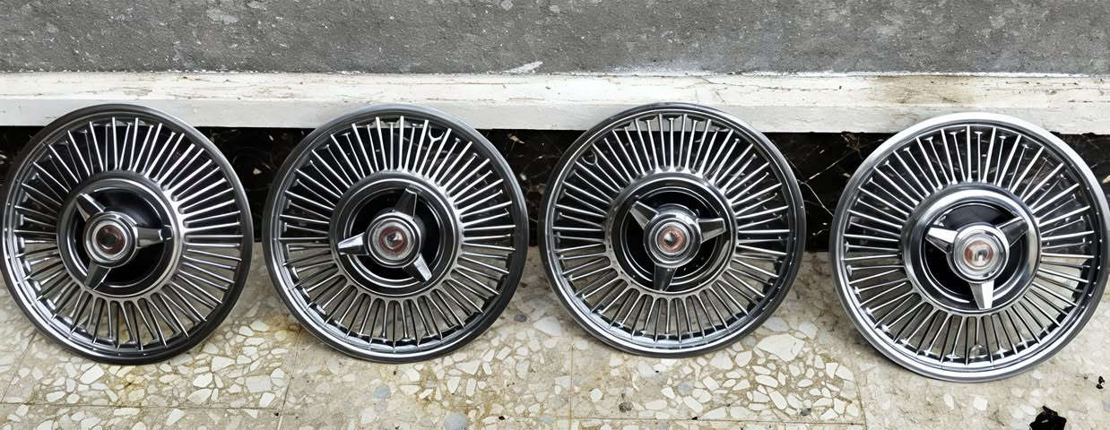 سلام عليكم 
للبيع
كبات كلاكسي حجم 13 
النضافه 95%%%%%%
السعر 350 وبيهن مجال بسيط 
للتواصل على الرقم التالي 
***********
