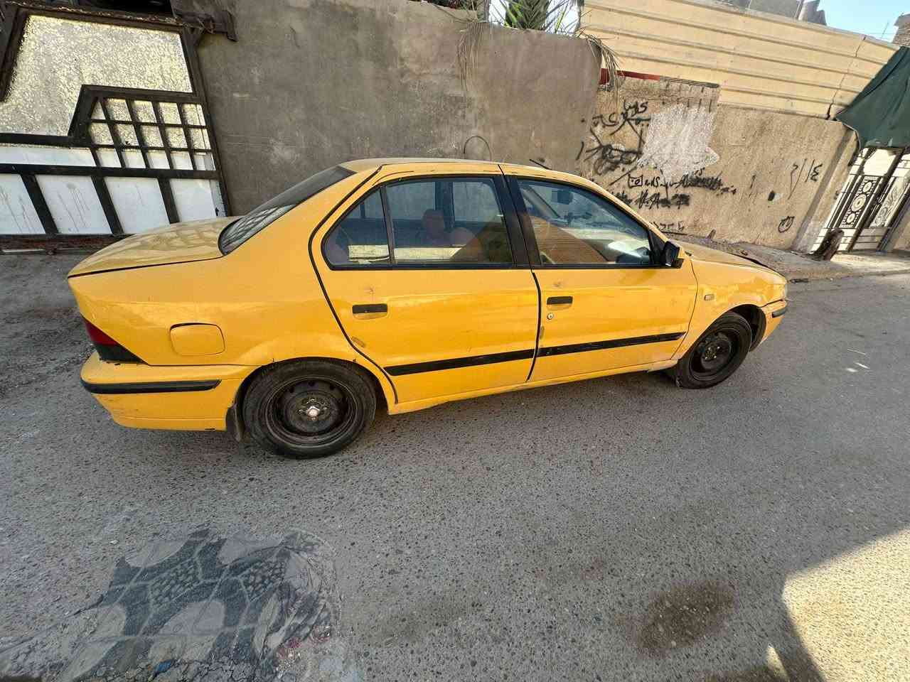 السلام وعليكم سمند موديل 2011 مصفره هيئا وغرامه تحويل ثاني يؤم صدر جديد كير ومكينه مكفول السيارة جاهزة مابيهه اي نقص ما متواجد عل فيس اتصال عل رقم *********** مكاني بغداد الكمالية شارع 70 السعر 27 وبيهه مجال حك الجيه
