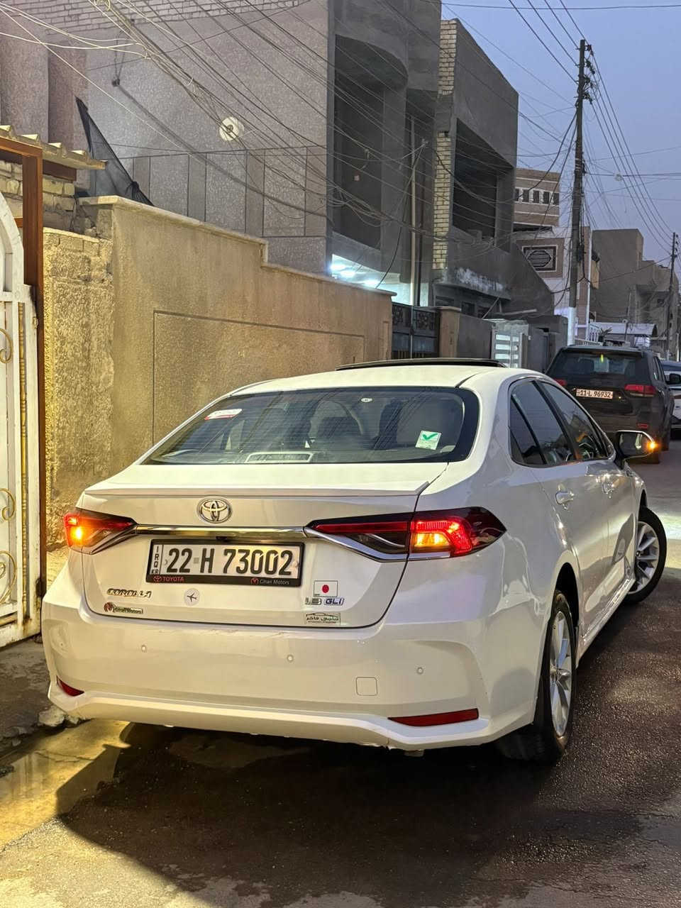 السلام عليكم من رخصت الادمن كورلا موديل 22 ساز  فول مواصفات السياره مكفول من الصبغ ول بارد فقط رصعه بل بنيد ول باب الخلفي مثل ما موضح بصور ماشيه 80 الف مكان سياره بغداد للبيع فقط السعر 170 بيها مجال بصيط 
***********
