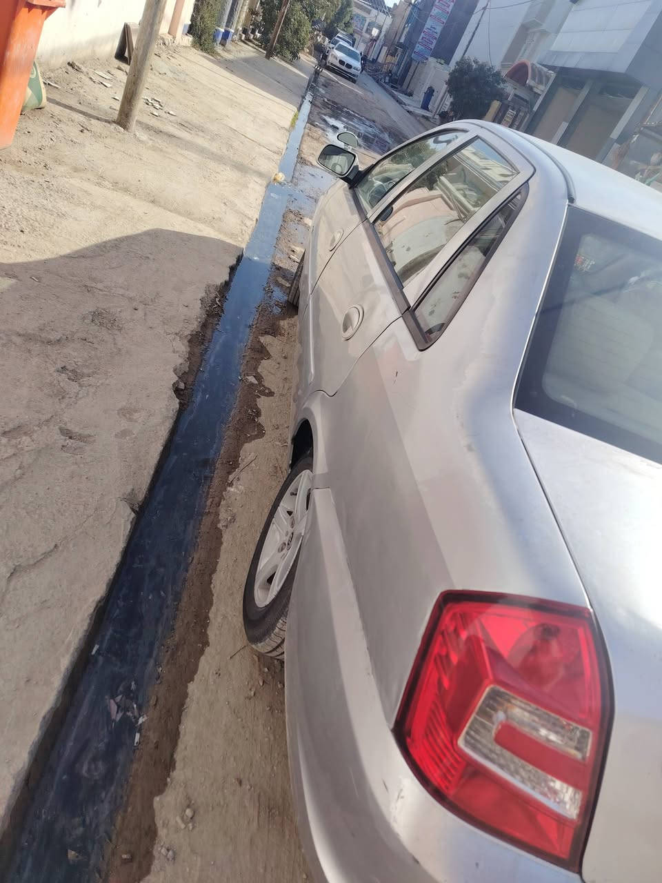 للبيع ب٣٧ او المراوس بسيارة اوتو 
ليفان 520 موديل 2012  مكفولة كير ومكينة ( كير عادي)تبريد شغال بيها ضربة جاملغ الخلفي جهة سايق تخم تاير جديد .
***********
